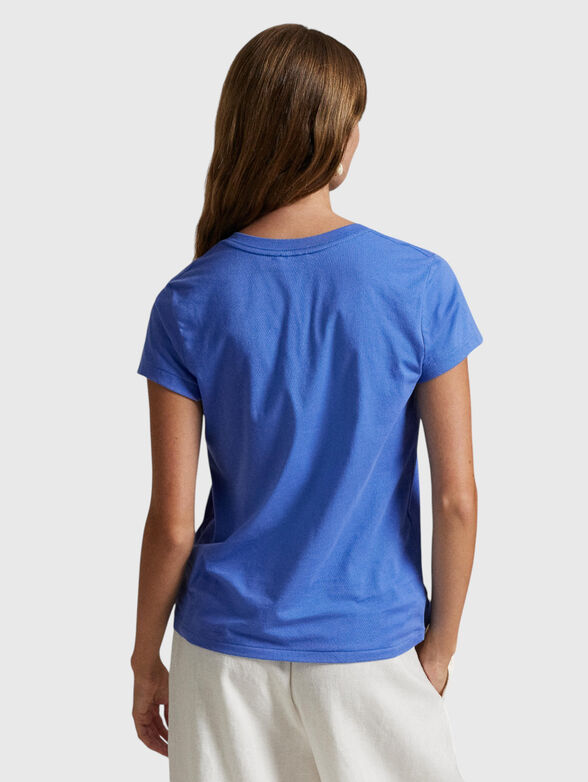 Cotton T-shirt with a V-neck - 3
