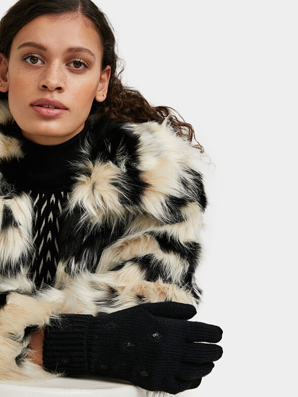 Knitted gloves with sequin details  - 2
