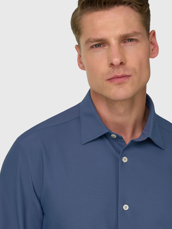 Shirt with contrasting buttons - 4