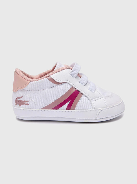 White sports shoes with logo - 1