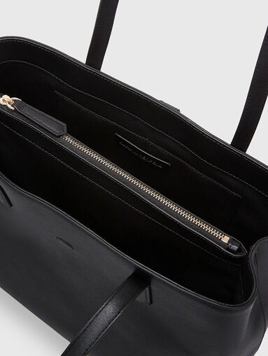 Big leather bag with logo - 5