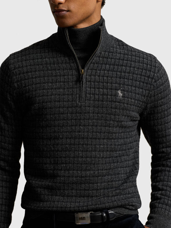 Gray woolen polo neck sweater - 4