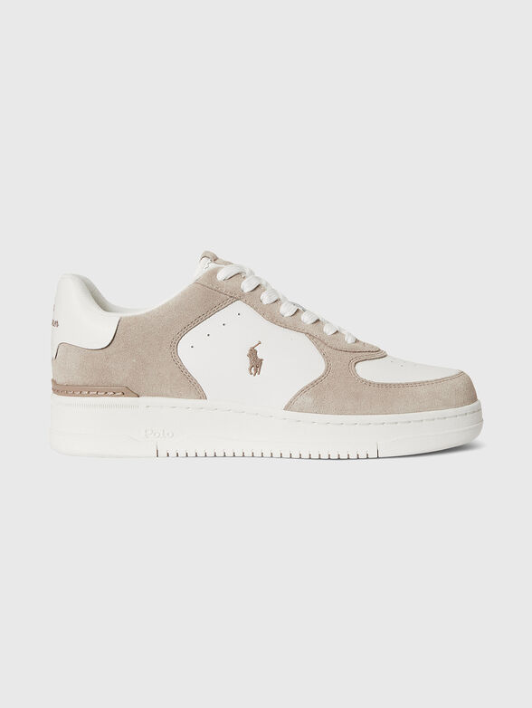 Sneakers with a logo detail - 1