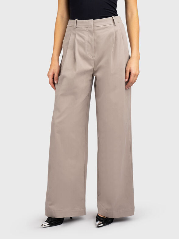 High-waisted trousers with wide legs - 1