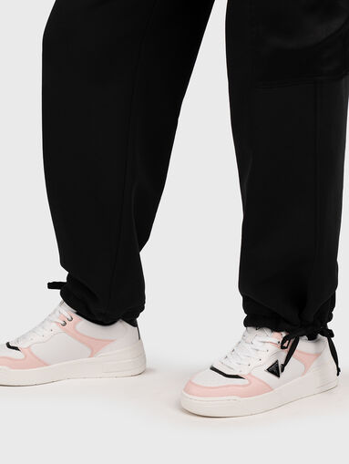 Pants with satin pockets - 4