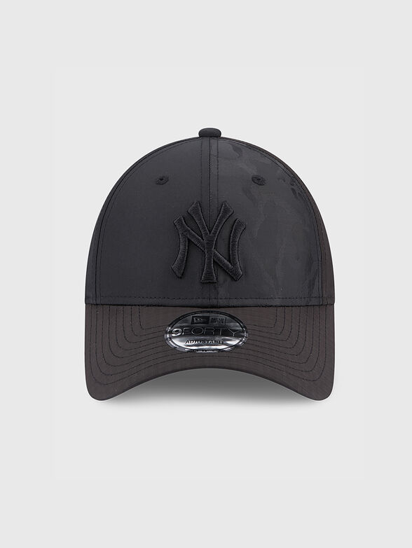 Multicoloured hat with visor - 1