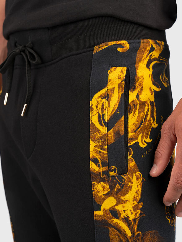 Sports pants with accent stripe - 3