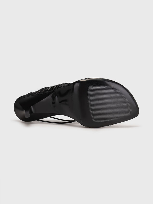 Leather mules a heel - 5