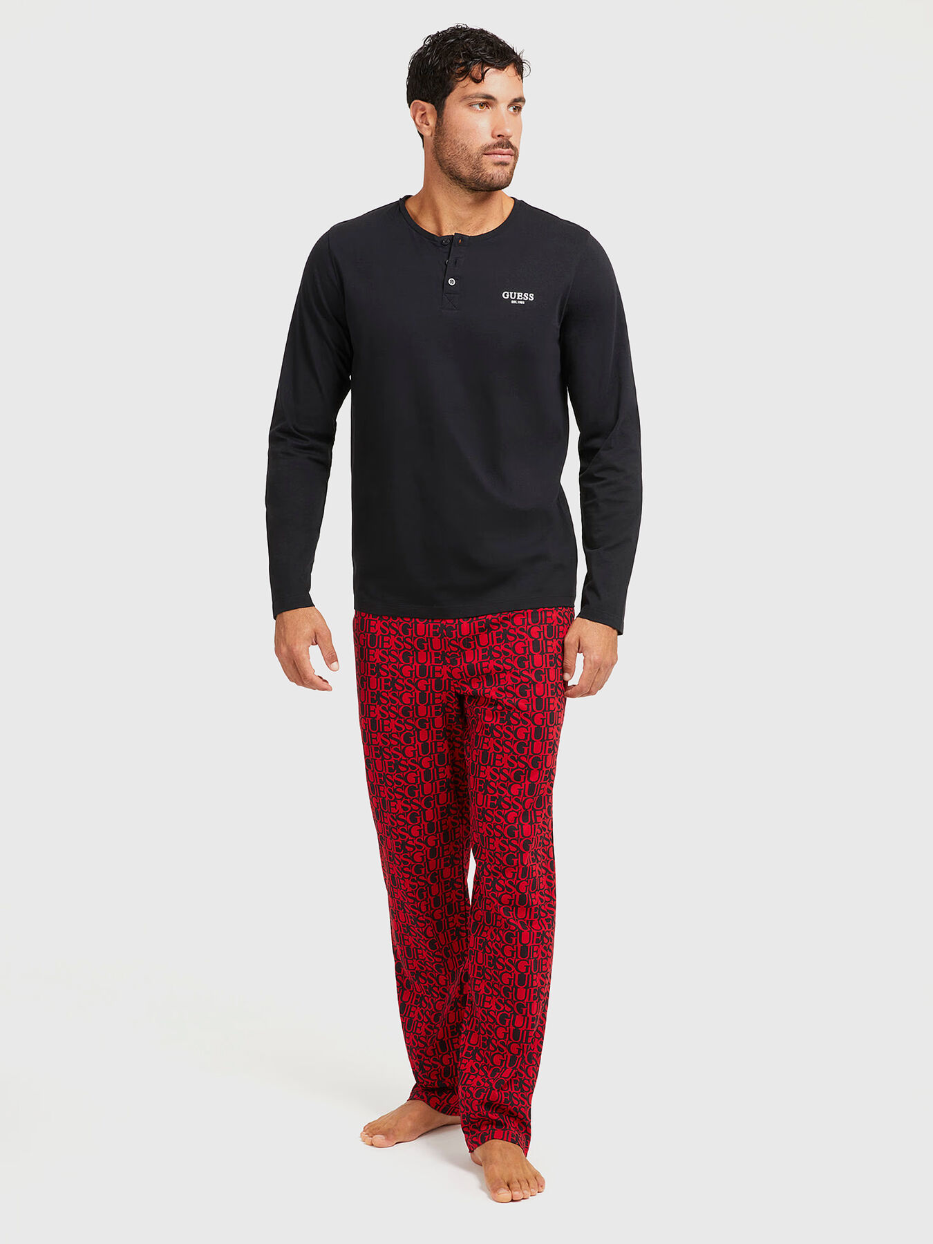 Two piece pyjamas with monogram logo print brand GUESS Globalbrandsstore en
