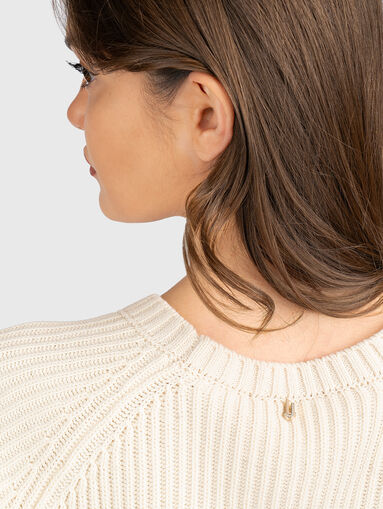 Sweater with raffia embroidery - 4