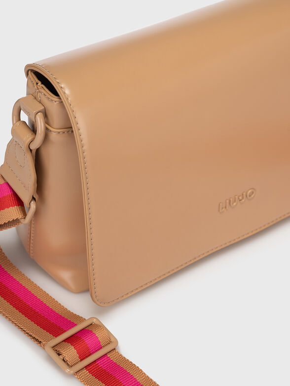 Crossbody bag with contrast strap - 4