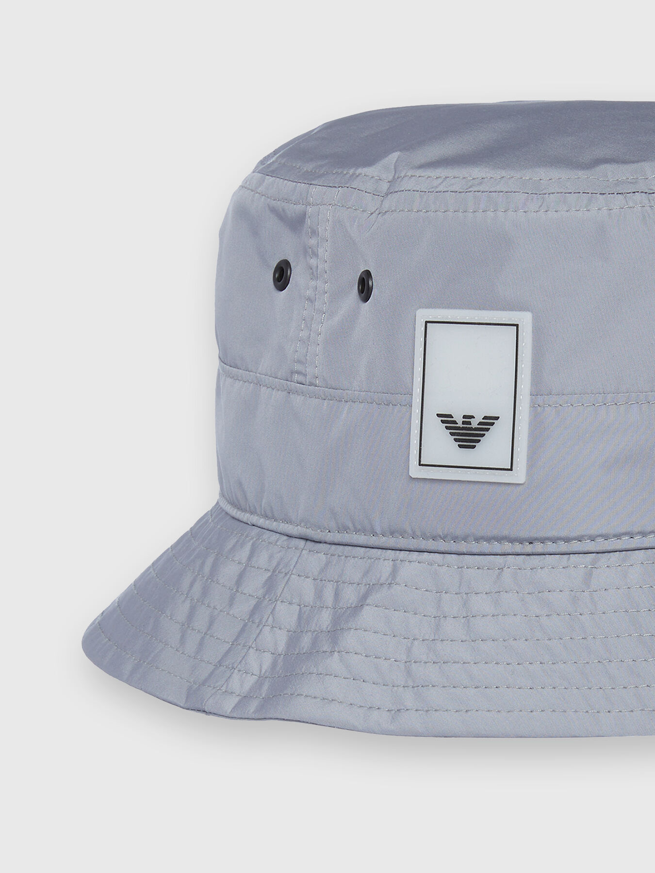 EMPORIO ARMANI ライトグレーバケットハット TRAVEL 02 bucket hat brand EMPORIO ARMANI — Globalbrandsstore.com/en