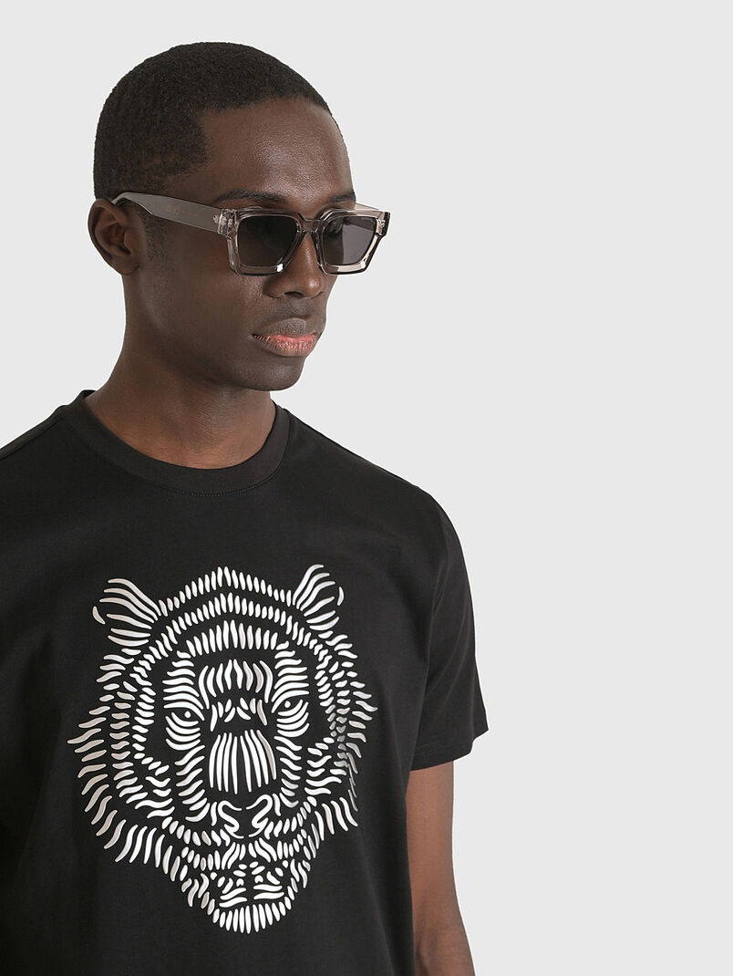 Black T-shirt with embossed print  - 3