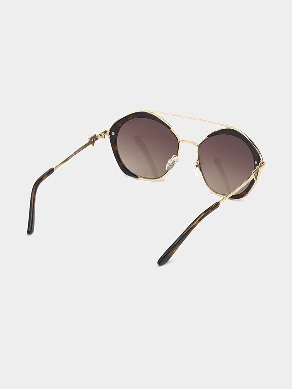 Sunglasses with brown glasses and gold frames - 5
