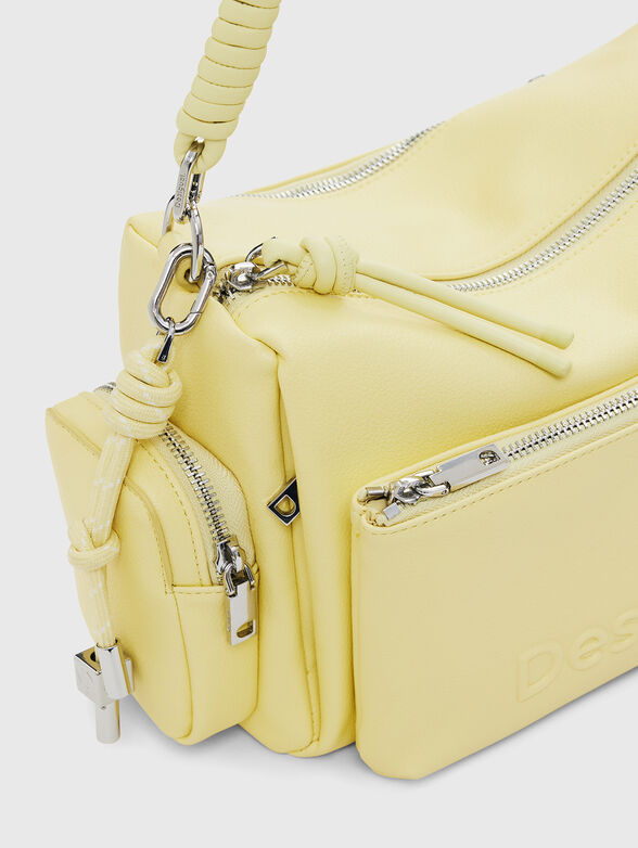 Bag with accent pockets and logo - 5