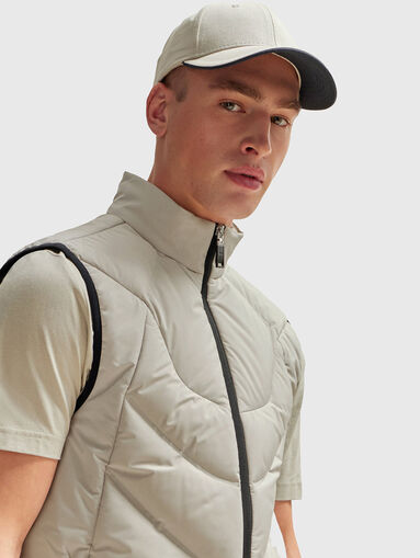 Quilted vest in ecru colour - 5