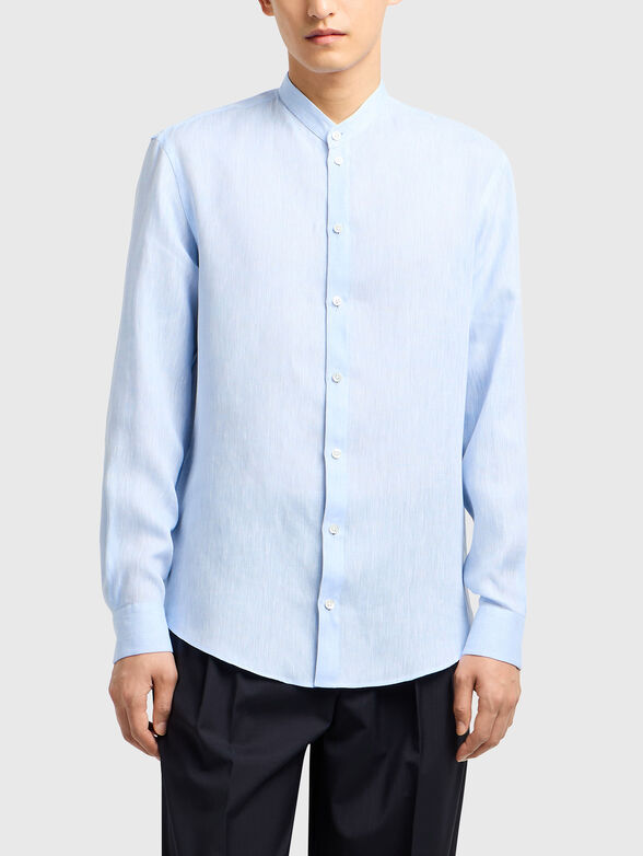 Linen shirt with long sleeves in blue - 1