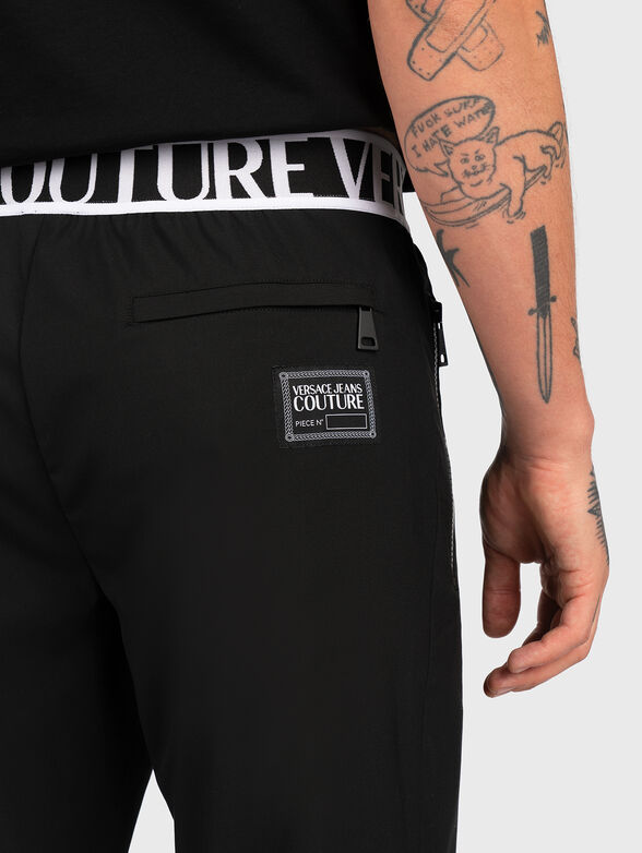 Black pants with logo branding - 3