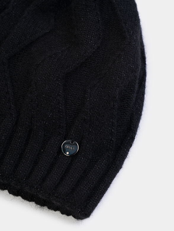 Knitted hat with removable pom pom - 3