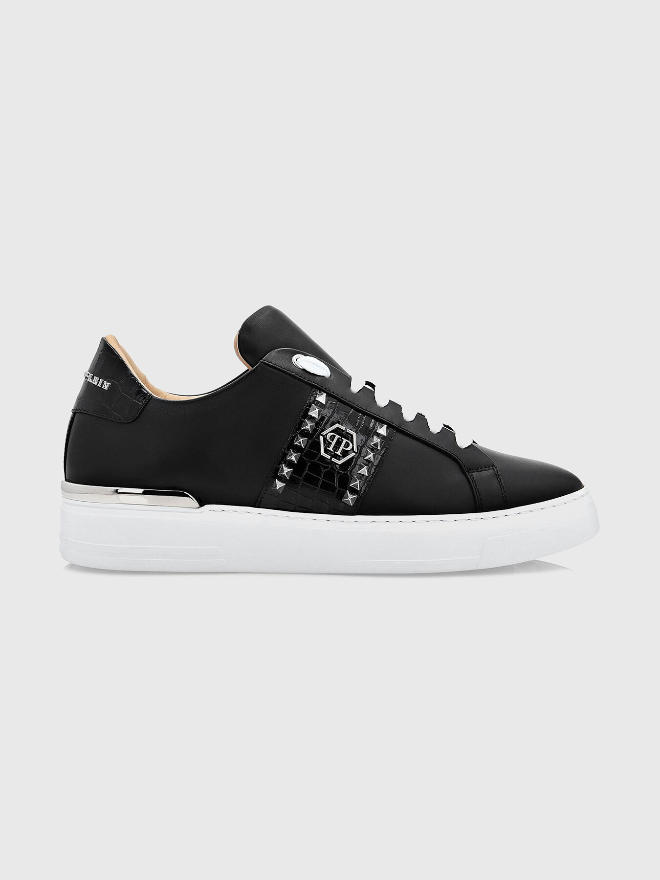 Shoes with studs brand 2025