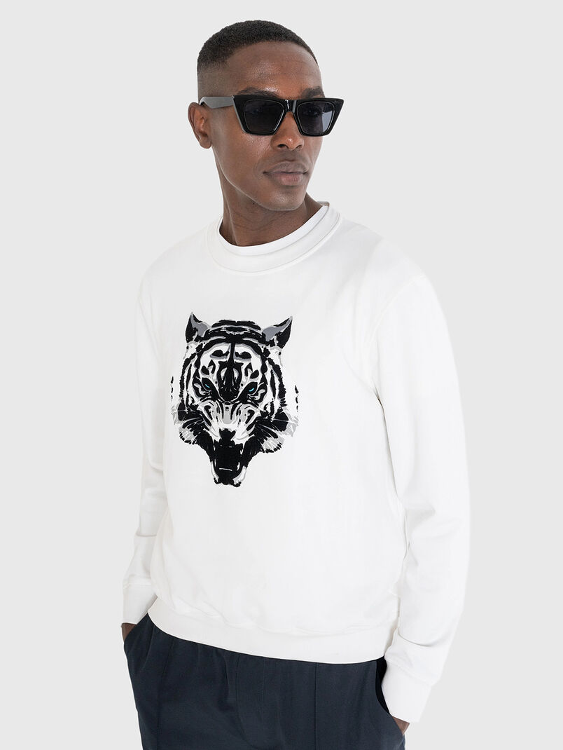 White sweatshirt with print - 2