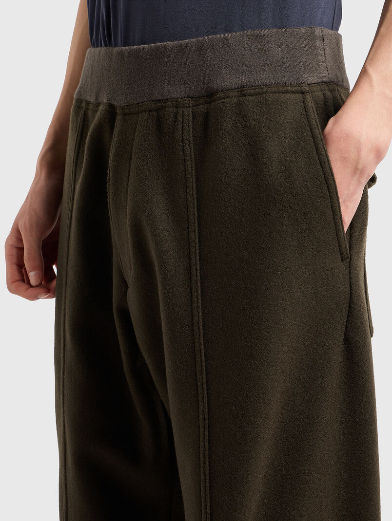 Sports trousers with crease  - 3