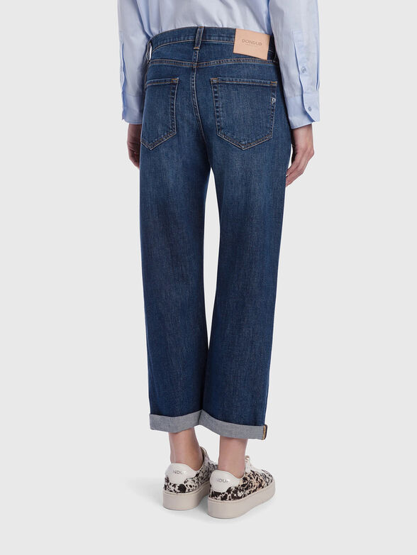 Boyfriend jeans with a logo - 2