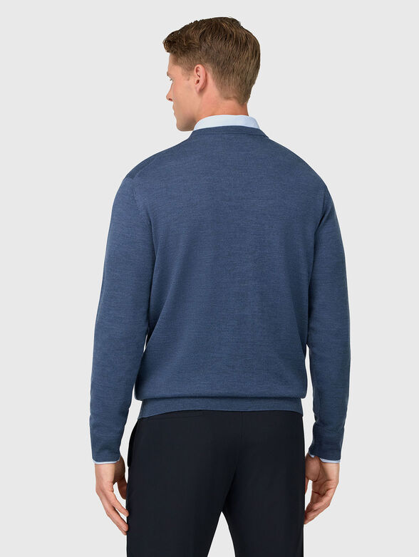 Wool sweater with oval neckline - 3