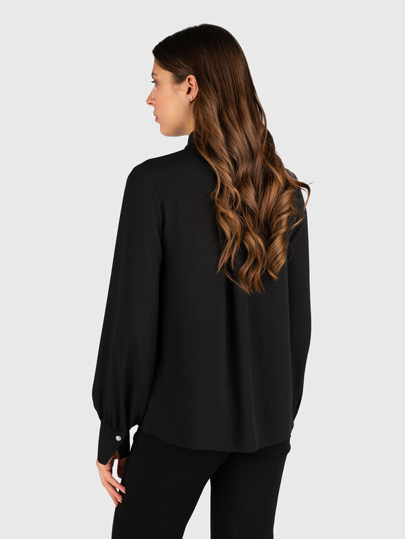 Shirt with accent buttons - 3