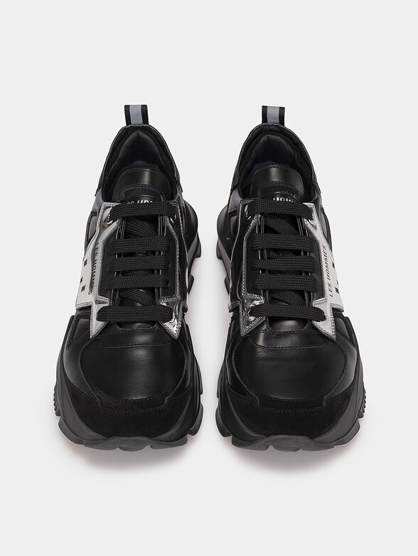 Black sport shoes with silver inserts - 6