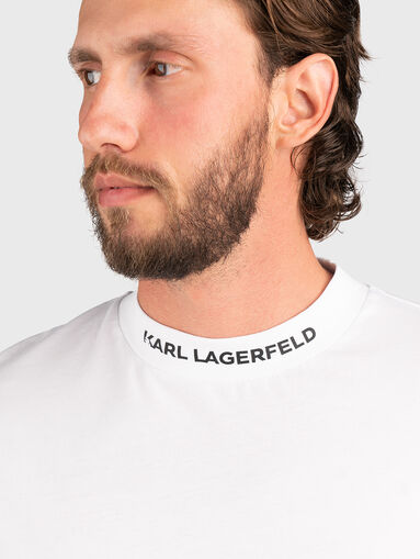 Black T-shirt with logo on the neckline  - 5