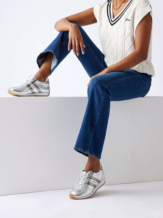 Спортни обувки SAPHIA с лого - 2