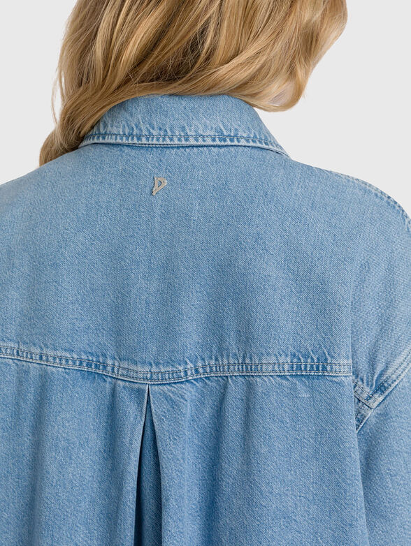 Denim shirt with accent pockets - 4