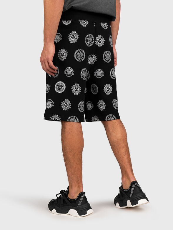 Shorts in black color with logo pattern - 2