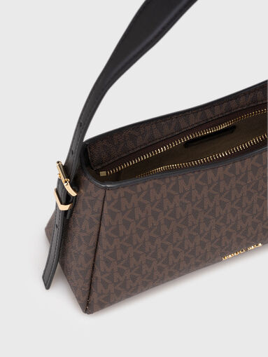 Bag with logo print and gold details - 5