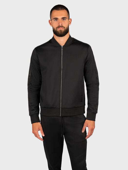 Black sweatshirt with contrast logo edge