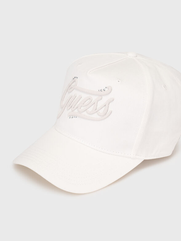 Cap with logo accent - 4