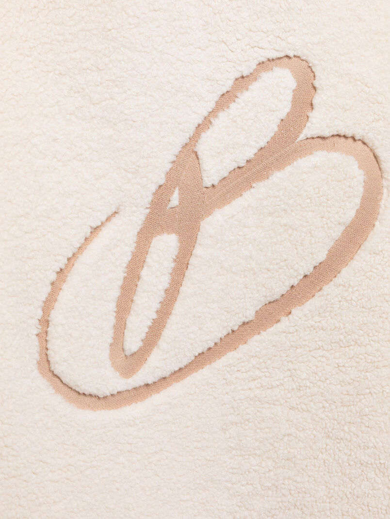 Soft texture coat with logo detail - 3