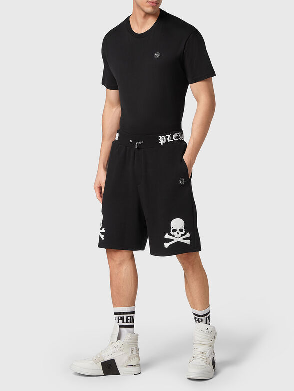 Black shorts with embroidery and print - 4