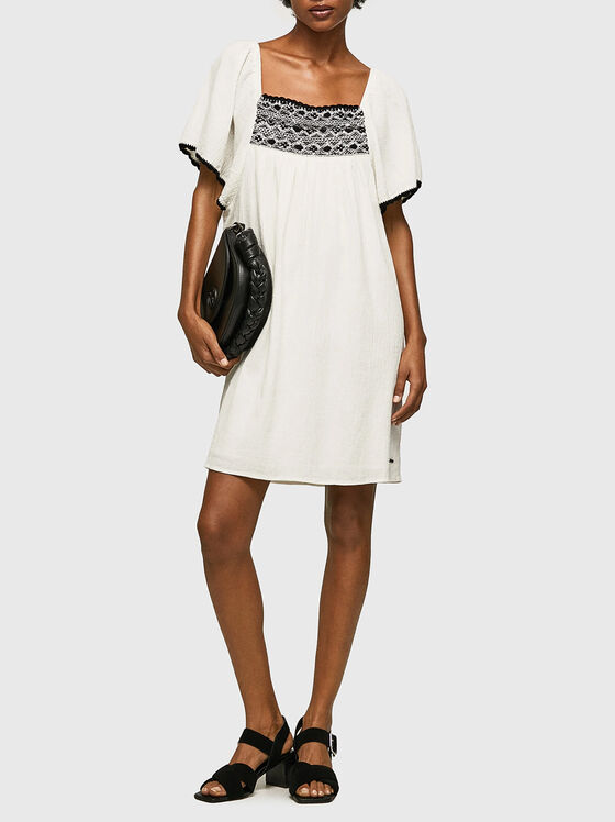 Памучна рокля ALIBA с контрастно деколте - 1