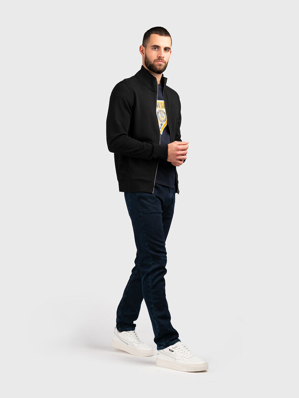 T-shirt in black with triangular logo print - 2