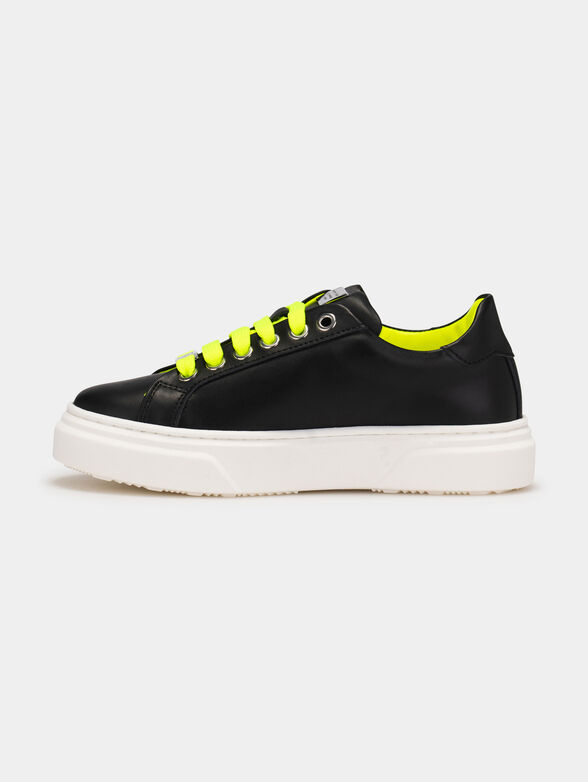 Leather shoes with neon details - 4