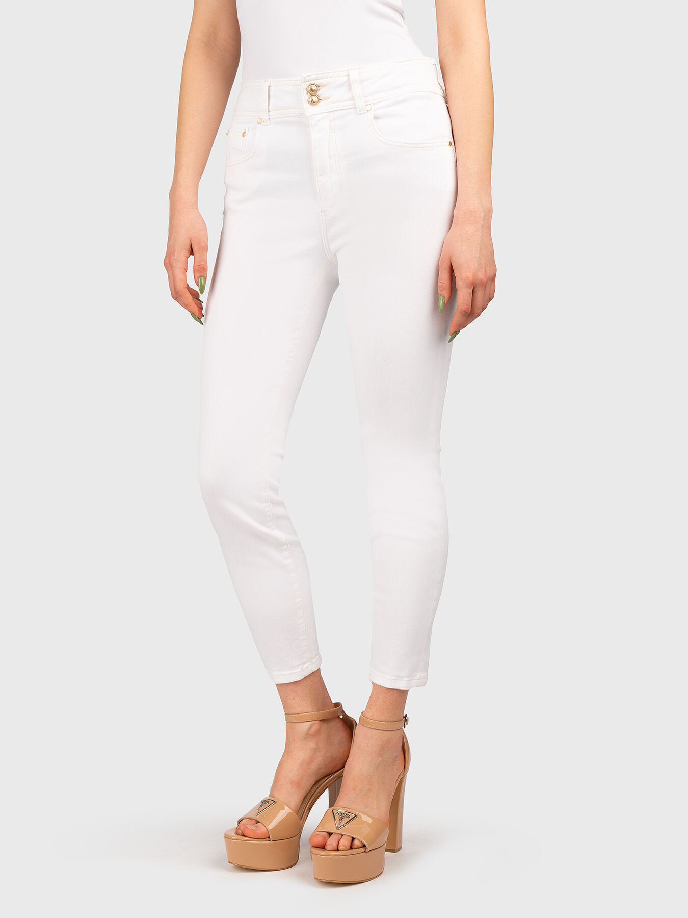 White skinny jeans brand GUESS Globalbrandsstore en