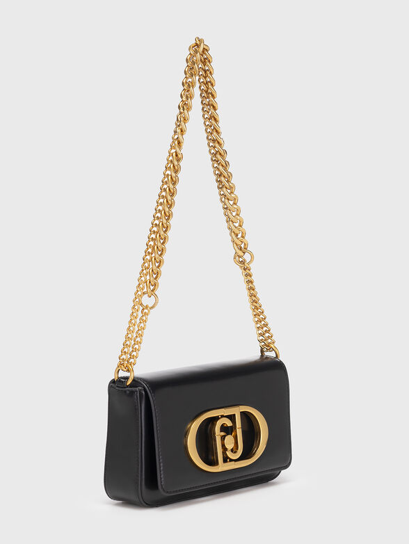 Black bag with contrasting logo accent - 4