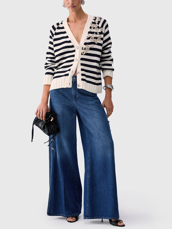 Vest with embossed details - 2