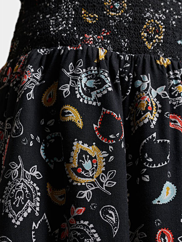 Black skirt with paisley print - 3