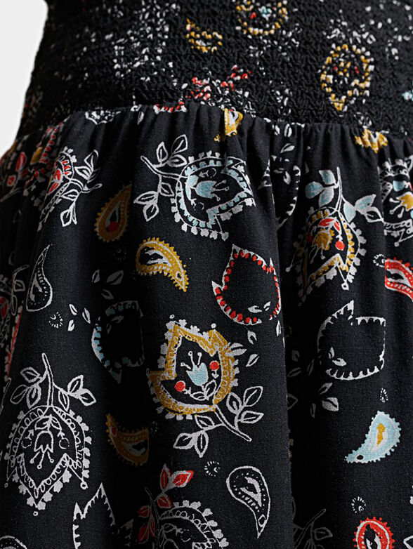 Black skirt with paisley print - 4