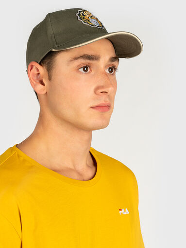 Baseball cap with logo - 4