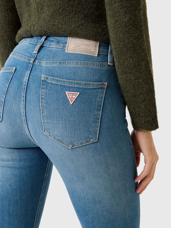 Flared jeans with a washed effect  - 3