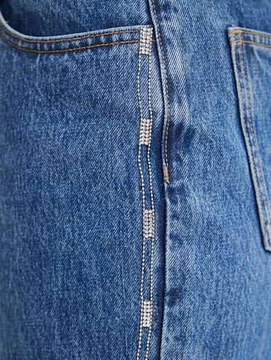 Blue jeans with accent edging - 3